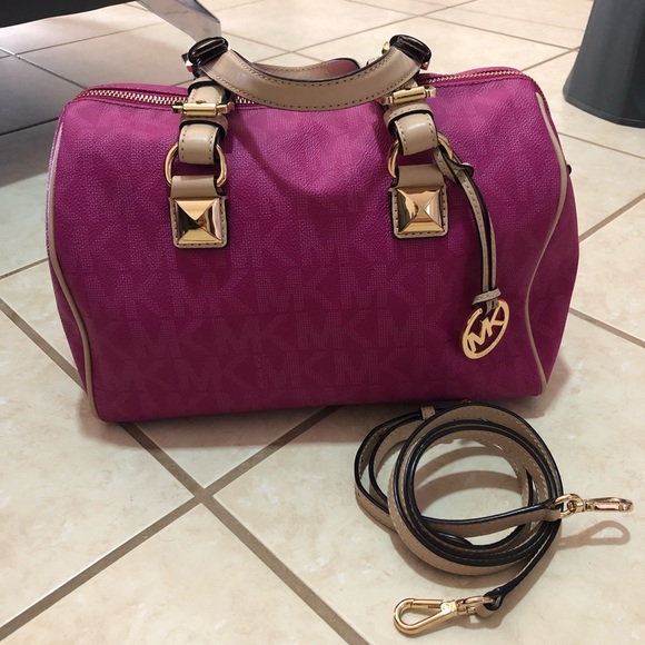 Michael Kors Handbags - Michael Kors Grayson Fuschia